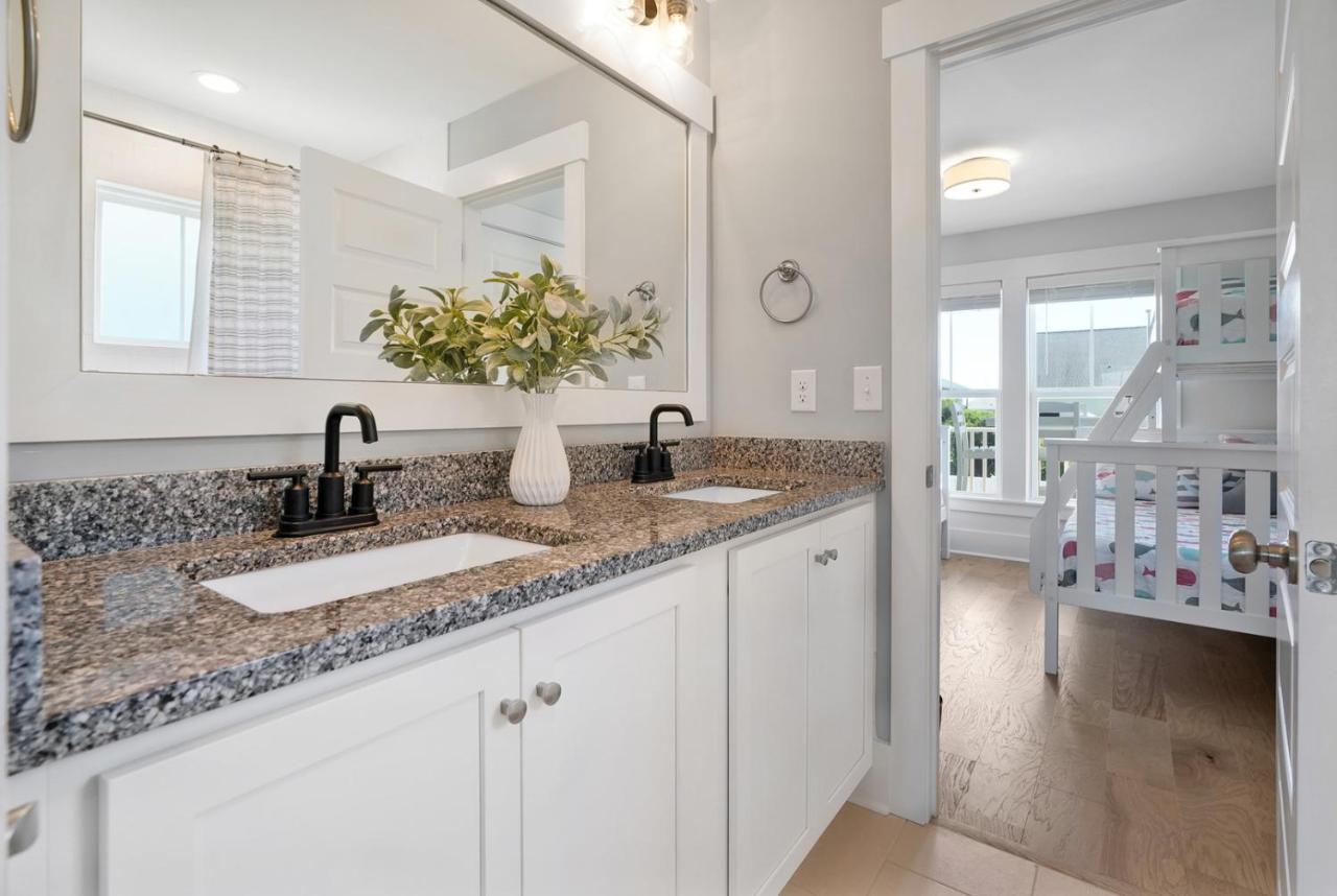 Villa Seas The Day Oak Island Exterior foto