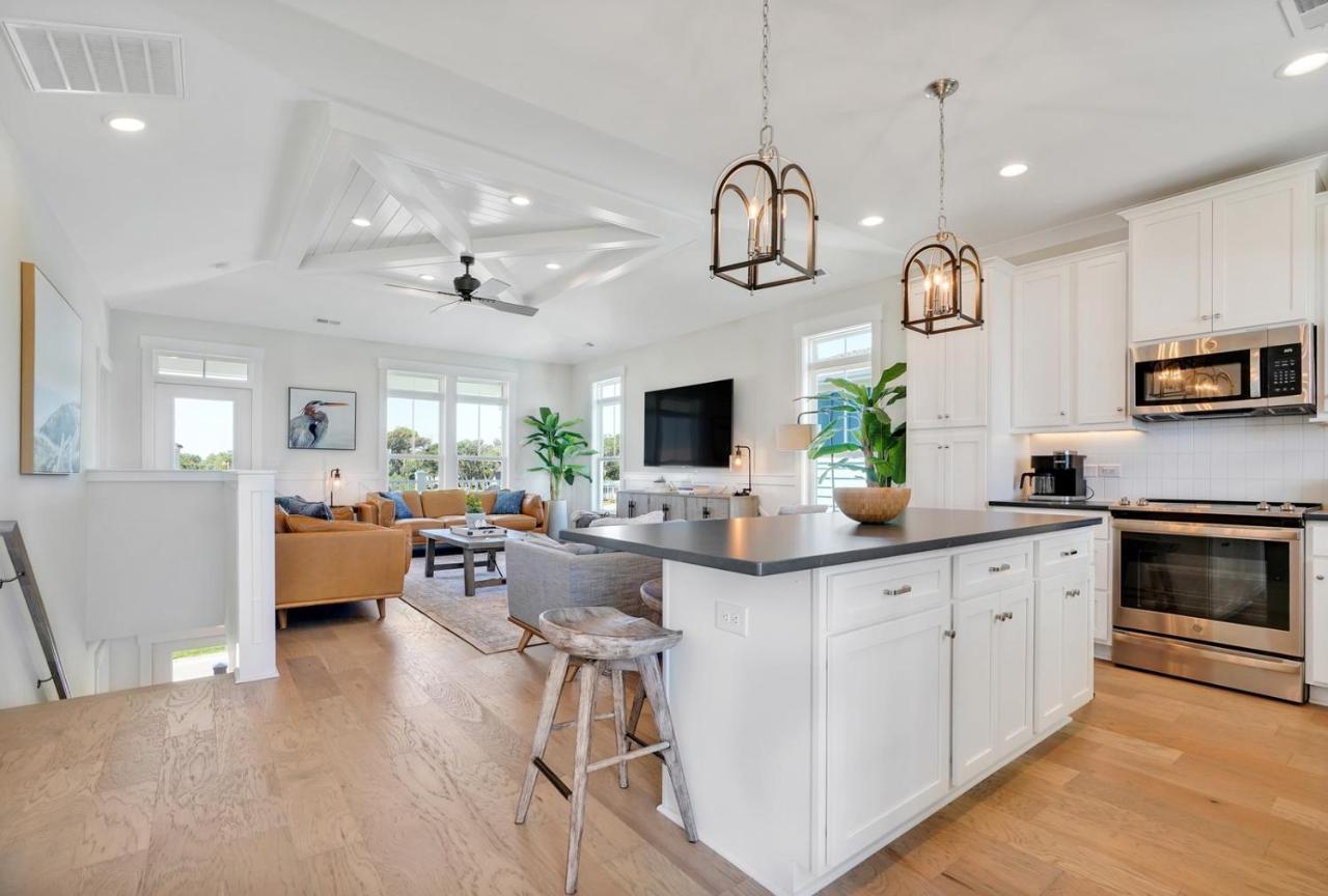 Villa Seas The Day Oak Island Exterior foto